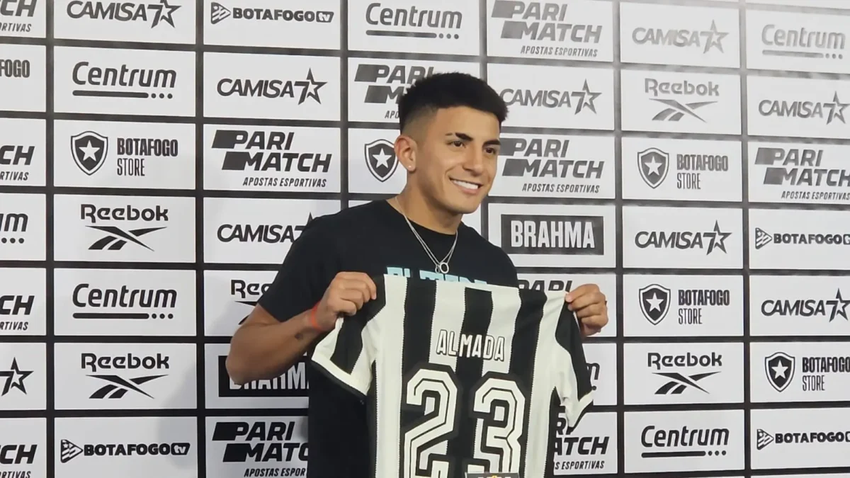Botafogo busca quitar dívida de Almada para evitar novo transfer ban Botafogo busca quitar dívida de Almada para evitar novo transfer ban