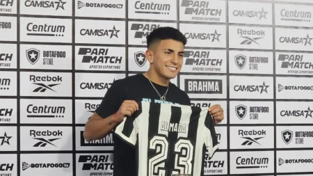 Botafogo busca quitar dívida de Almada para evitar novo transfer ban