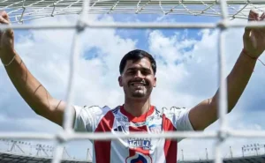 Botafogo busca goleiro estrangeiro e avança por Mauro Silveira, do Junior Barranquilla, para julho