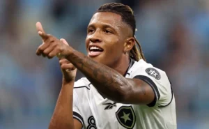 Botafogo define preço de Danilo em possível venda ao Flamengo: R$ 132 milhões