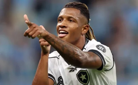 Botafogo define preço de Danilo em possível venda ao Flamengo: R$ 132 milhões