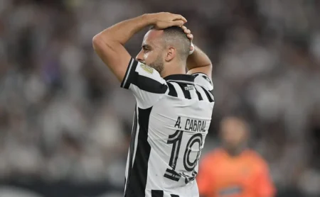 Botafogo eliminado na Libertadores: derrota para o Barcelona-SC expõe problemas antigos