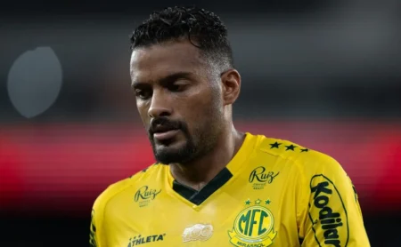 Botafogo enfrenta o Mirassol com vantagem e ausência de Reinaldo no Brasileirão