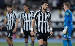 Botafogo, sem técnico, busca reação contra o Athletico para deixar o Z-4 Botafogo, sem técnico, busca reação contra o Athletico para deixar o Z-4