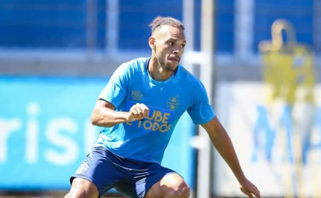 Braithwaite fala sobre retorno aos gramados e reage a críticas no Grêmio: “É preciso amar” Braithwaite fala sobre retorno aos gramados e reage a críticas no Grêmio: “É preciso amar”