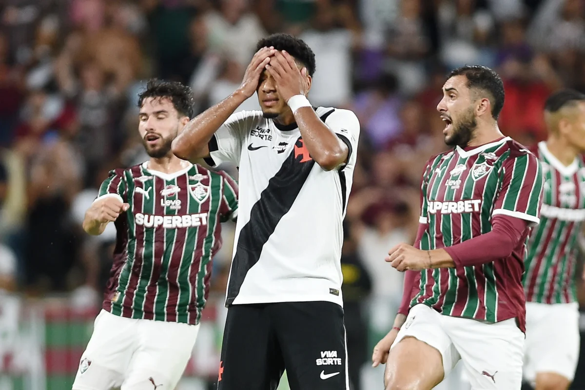 Brenner em baixa: chances perdidas e falha em pênalti geram críticas no Vasco Brenner em baixa: chances perdidas e falha em pênalti geram críticas no Vasco
