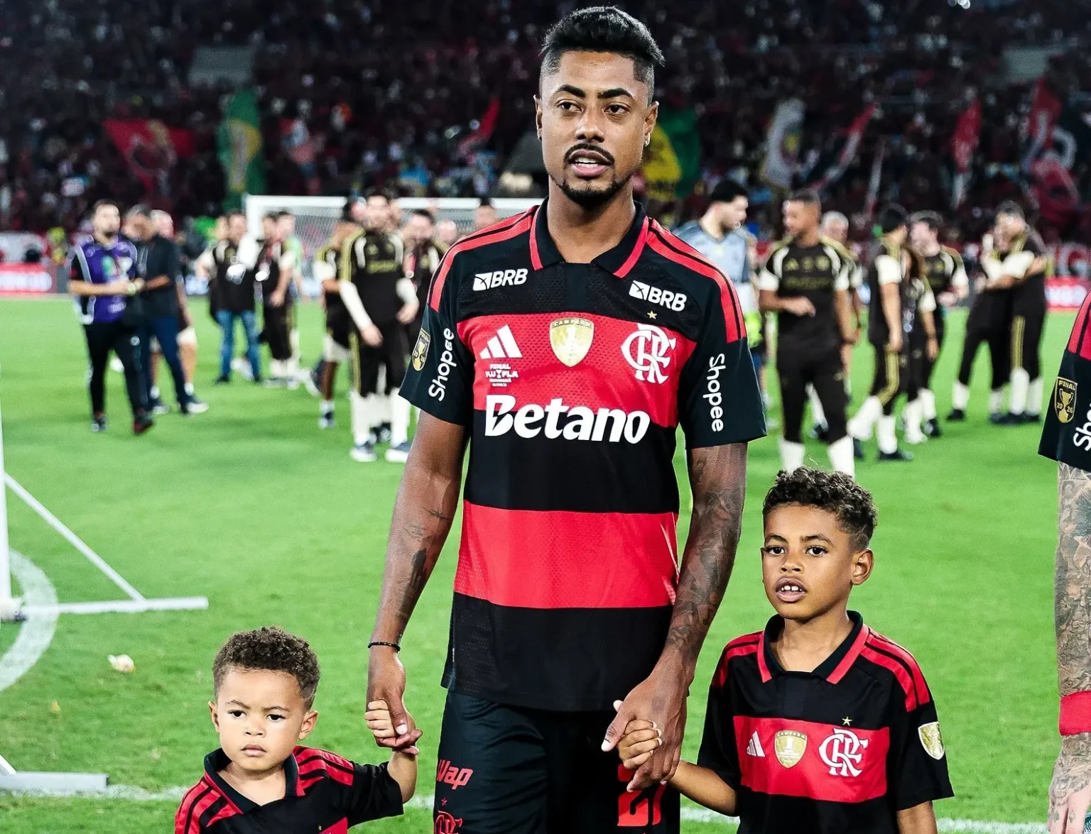 Bruno Henrique celebra título de Filipe Luís e exalta início de Jardim no Flamengo: "Altíssimo nível"