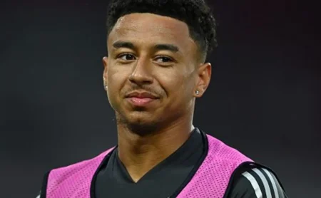 Burocracia atrasa anúncio: os motivos por trás da demora na oficialização de Jesse Lingard pelo Corinthians