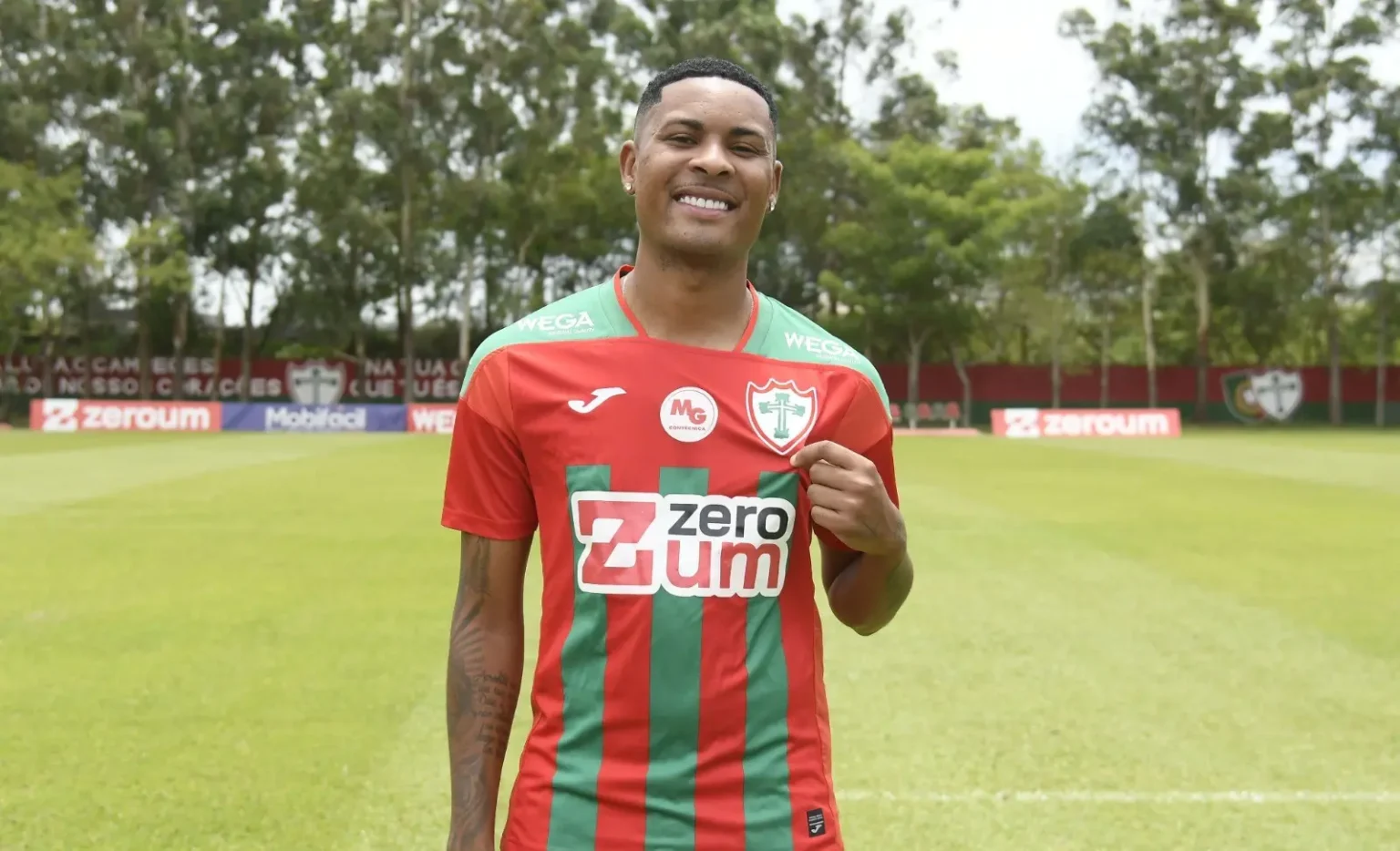 Caio Roque é anunciado pelo Botafogo e reforça o clube carioca