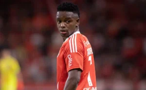 Carbonero ressalta confiança em Pezzolano após vitória do Internacional contra o Santos: “Nos respaldou”