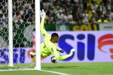 Carlos Miguel busca o primeiro título para se firmar no Palmeiras