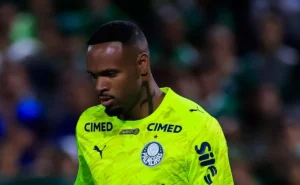 Carlos Miguel sob críticas após falha em Vasco x Palmeiras: torcida reage.