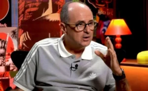 Carlos Simon marca pênalti de André e contesta a expulsão de Evertton Araújo em Corinthians x Flamengo