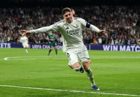 Cartola, Campeonato: Valverde faz hat-trick e lidera a seleção da rodada 11