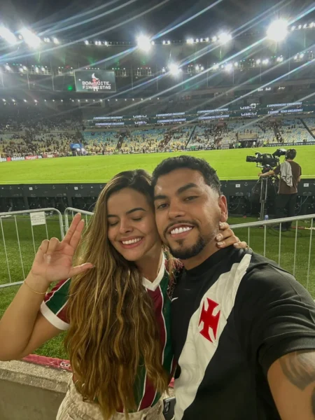 Casal que viralizou no clássico Fluminense x Vasco reata e brinca sobre reconciliação: "Tudo certo após a pizza"