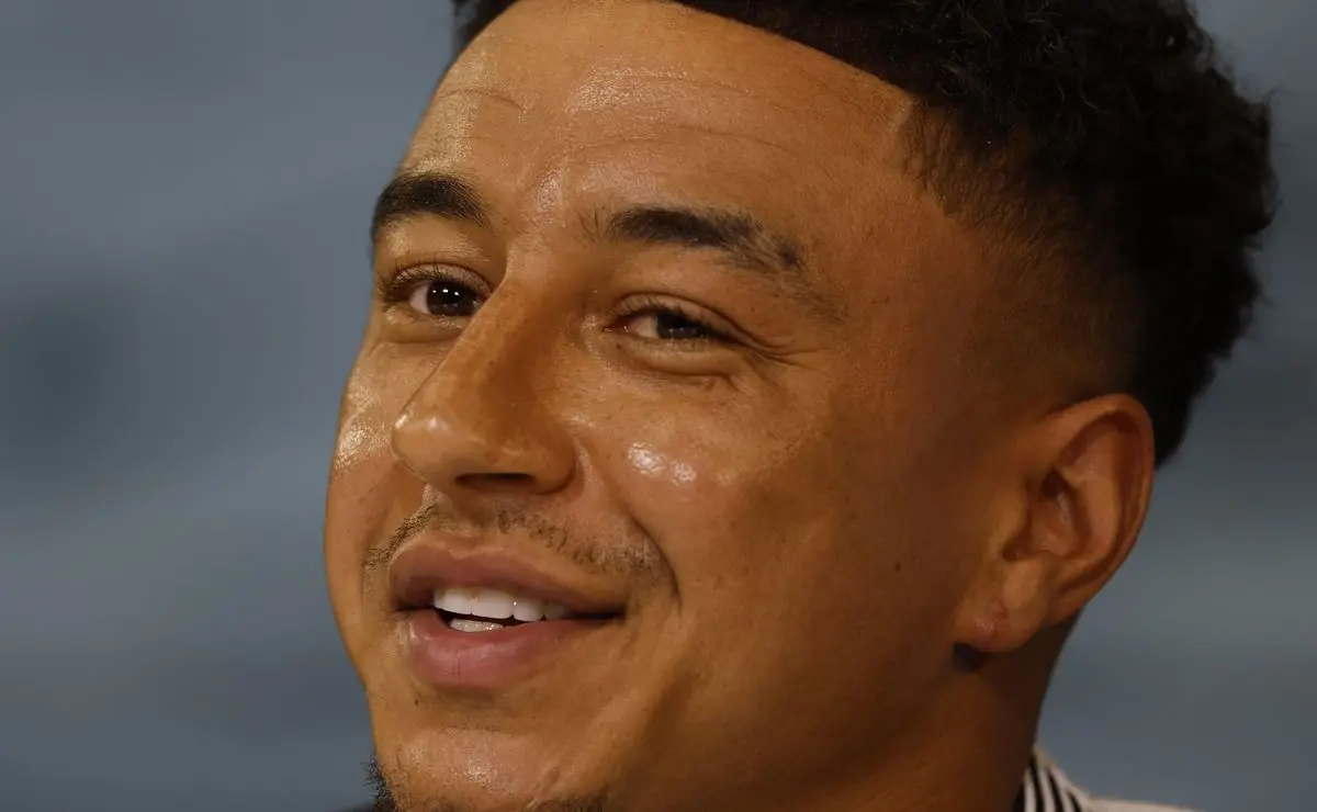 Caso Lingard ganha destaque antes de Flamengo x Corinthians e causa polêmica: Maracutaias Caso Lingard ganha destaque antes de Flamengo x Corinthians e causa polêmica: "Maracutaias"