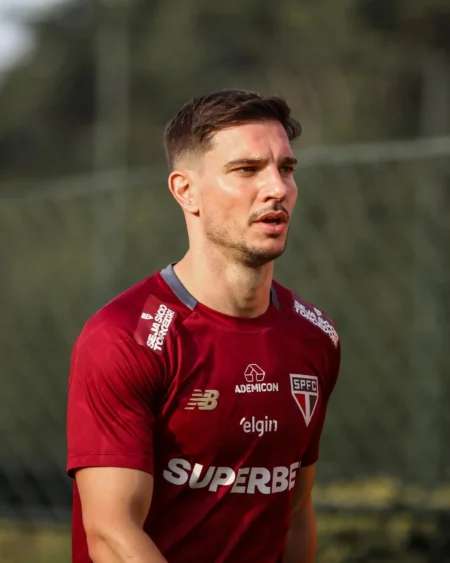 Cédric perde espaço e é afastado do São Paulo