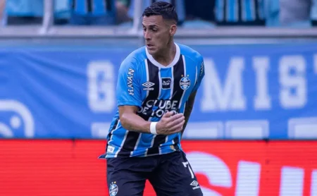 Christian Pavón: da improvisação à solução tática no Grêmio
