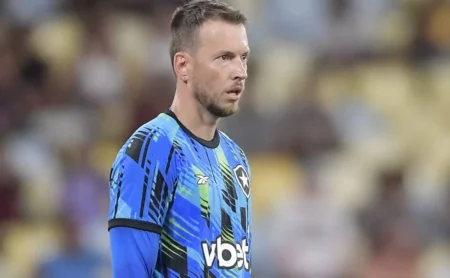 Contratação de Neto no Corinthians enfrenta entrave financeiro e é improvável.