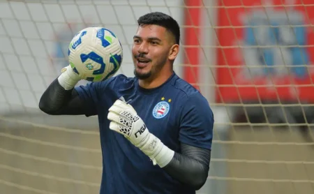 Contratação de João Paulo pelo Corinthians enfrenta resistência em negócio com o Santos