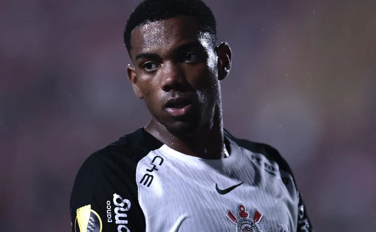 Corinthians protesta contra decisão da arbitragem em lance de pênalti de André contra o Flamengo Corinthians protesta contra decisão da arbitragem em lance de pênalti de André contra o Flamengo