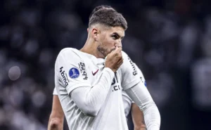 Corinthians negocia com Botafogo: Pedro Raul pode ser chave para Arthur Cabral.