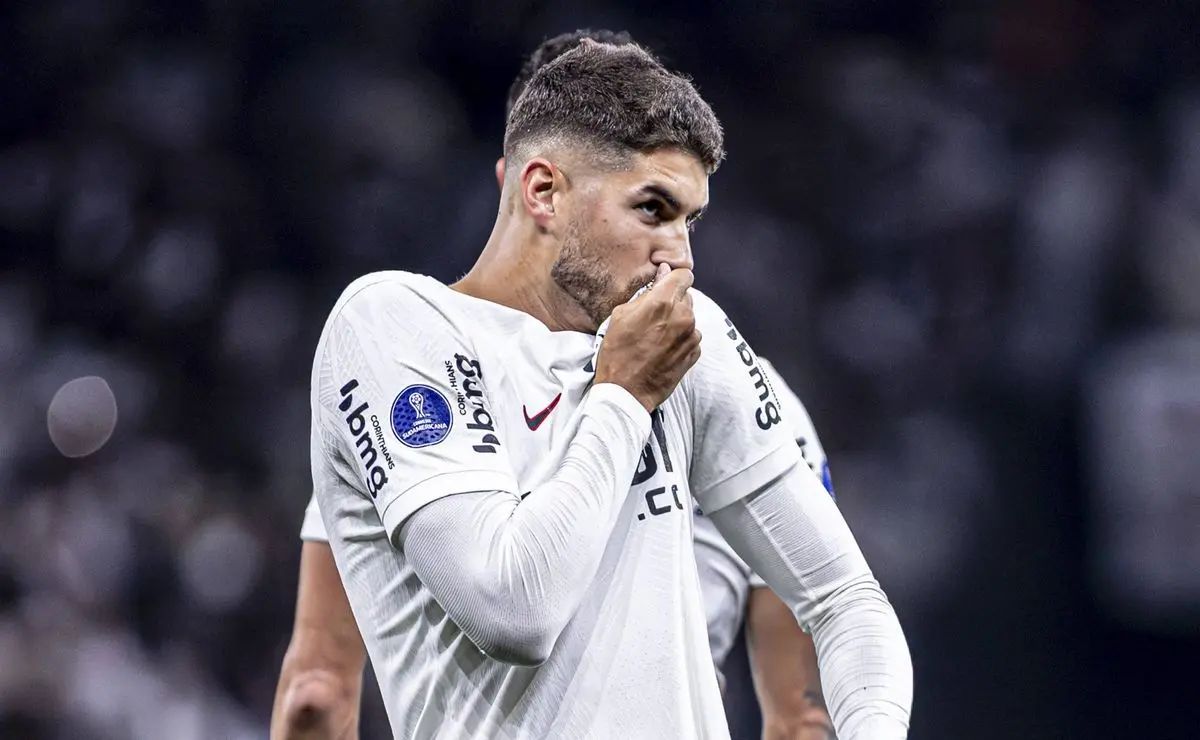 Corinthians negocia com Botafogo: Pedro Raul pode ser chave para Arthur Cabral. Corinthians negocia com Botafogo: Pedro Raul pode ser chave para Arthur Cabral.