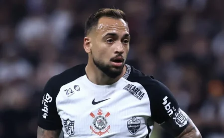 Corinthians busca quitar dívida com Shakhtar Donetsk por Maycon para evitar punição