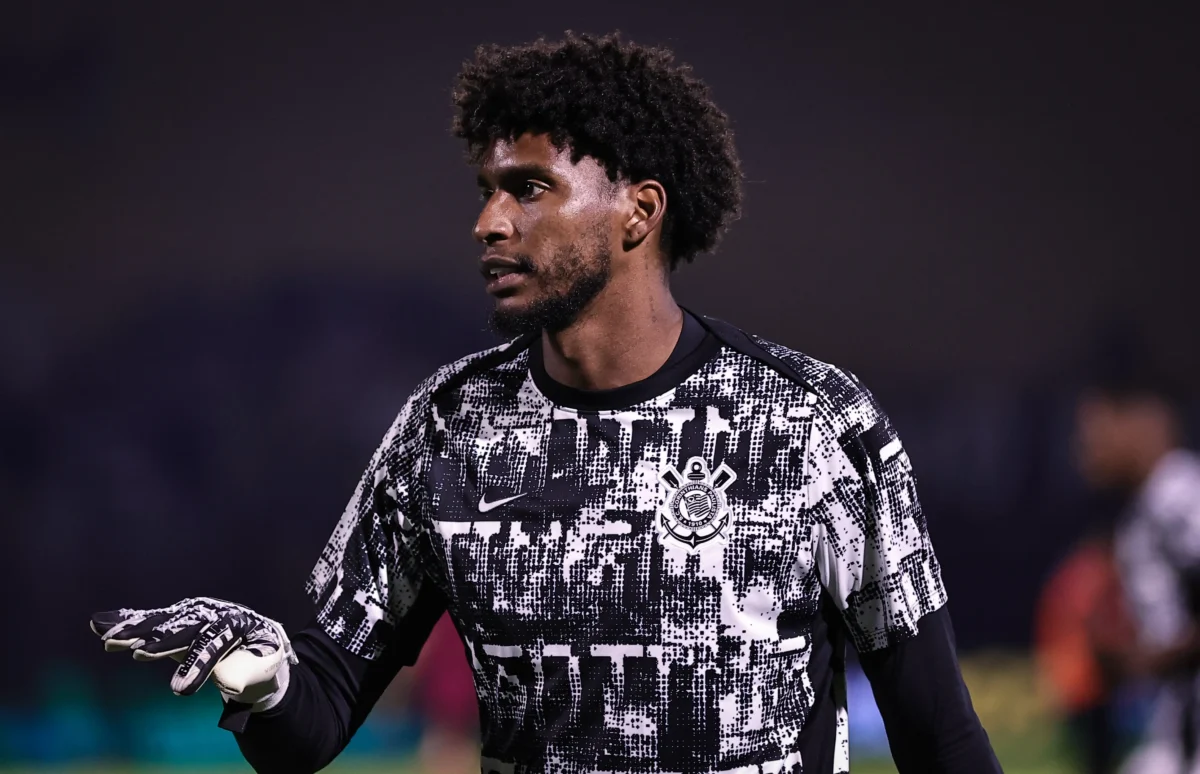 Corinthians define valor mínimo para negociar Hugo Souza