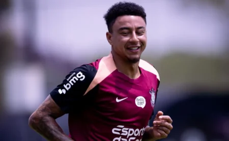 Corinthians esclarece pendência para registrar Jesse Lingard no BID e permitir estreia do inglês