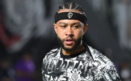 Corinthians negocia acordo de dívida e parceria para renovar com Memphis Corinthians negocia acordo de dívida e parceria para renovar com Memphis