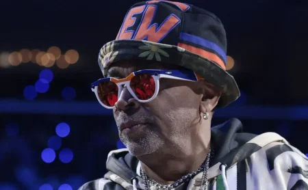 Corinthians é derrotado pelo Coritiba na Neo Química Arena com acompanhamento de Spike Lee