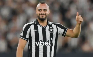 Corinthians desiste de Arthur Cabral após rejeição ao atacante do Botafogo Corinthians desiste de Arthur Cabral após rejeição ao atacante do Botafogo