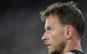 Corinthians continua a busca por goleiro e oferece empréstimo ao Botafogo por Neto