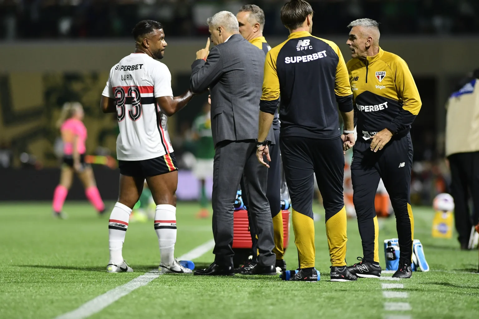 Crespo repete cenário desfavorável em retorno ao São Paulo e estende jejum contra Abel