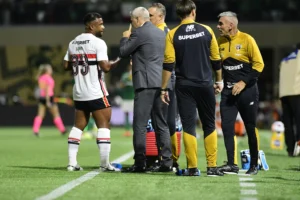 Crespo repete cenário desfavorável em retorno ao São Paulo e estende jejum contra Abel Crespo repete cenário desfavorável em retorno ao São Paulo e estende jejum contra Abel