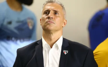 Crespo se rende ao Palmeiras e elogia qualidade e hierarquia da equipe de Abel Ferreira