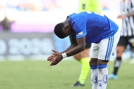 Cruzeiro em crise: Artur Jorge busca soluções urgentes no Brasileirão