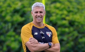 Cruzeiro e Botafogo disputam Hernán Crespo nos bastidores Cruzeiro e Botafogo disputam Hernán Crespo nos bastidores