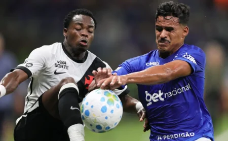 Cruzeiro evita derrota para o Vasco com gol no fim, mas Tite segue pressionado