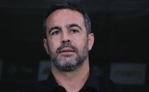 Cruzeiro negocia com Artur Jorge para acordo sobre multa rescisória