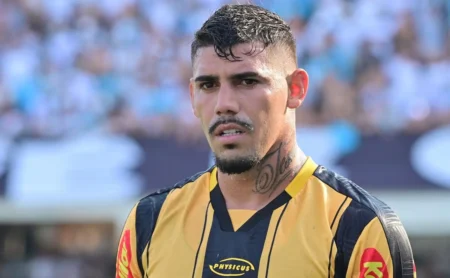 Cruzeiro sondou Mayk, mas negociações com o Grêmio não avançaram