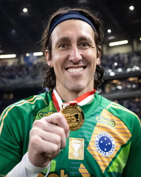 Cássio exalta departamento médico do Cruzeiro e confirma presença contra o Flamengo Cássio exalta departamento médico do Cruzeiro e confirma presença contra o Flamengo