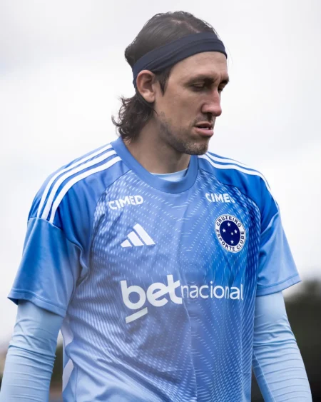 Cássio se submete à cirurgia no Cruzeiro; Kaio Jorge continua sem treinar.