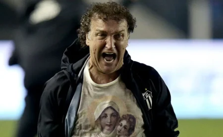 Cuca aceita retorno ao Santos e indica substituição de Vojvoda, informa portal