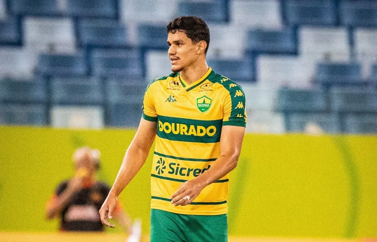 Cuiabá rescinde contrato com zagueiro Edson Rogério após cinco jogos