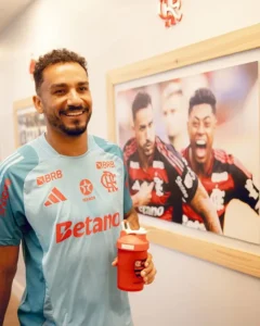 Danilo assume papel de conselheiro de Leonardo Jardim na adaptação ao Flamengo