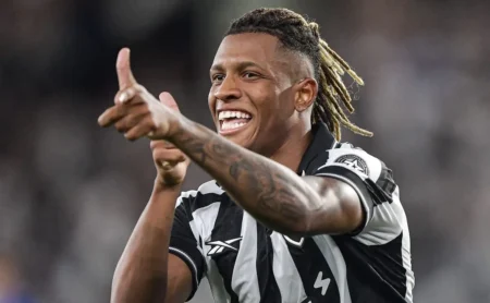 Danilo convocado por Ancelotti e elogiado: "É isso que vamos ver"