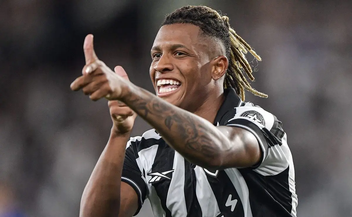 Danilo convocado por Ancelotti e elogiado: É isso que vamos ver Danilo convocado por Ancelotti e elogiado: "É isso que vamos ver"