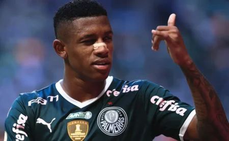 Danilo, do Palmeiras: André Hernan descarta definição e cita Libertadores